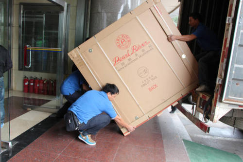 巴林左钢琴贵重工艺品无忧运